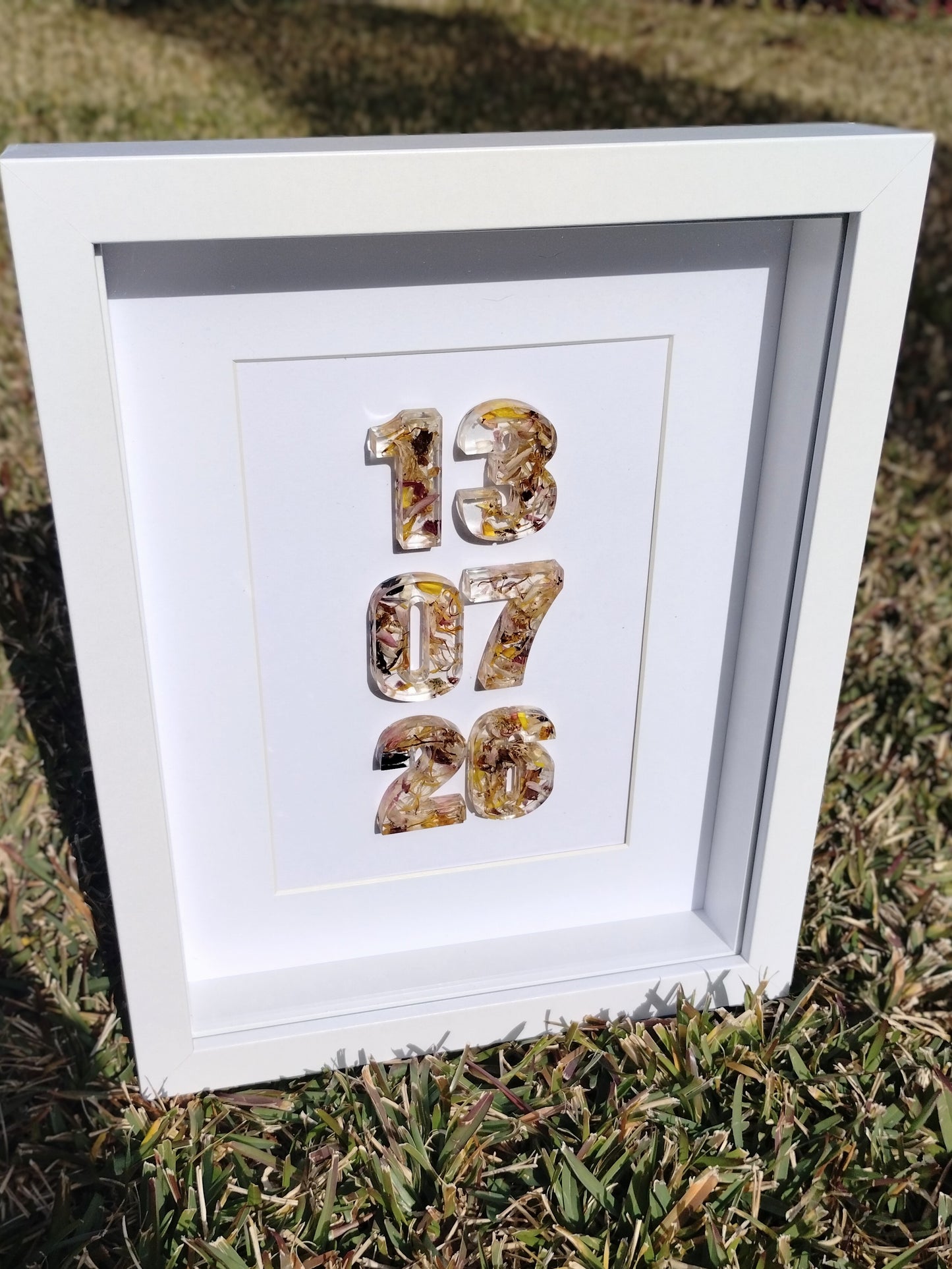 The Keepsake Date Frame – Custom Resin Numbers with Dried Flowers