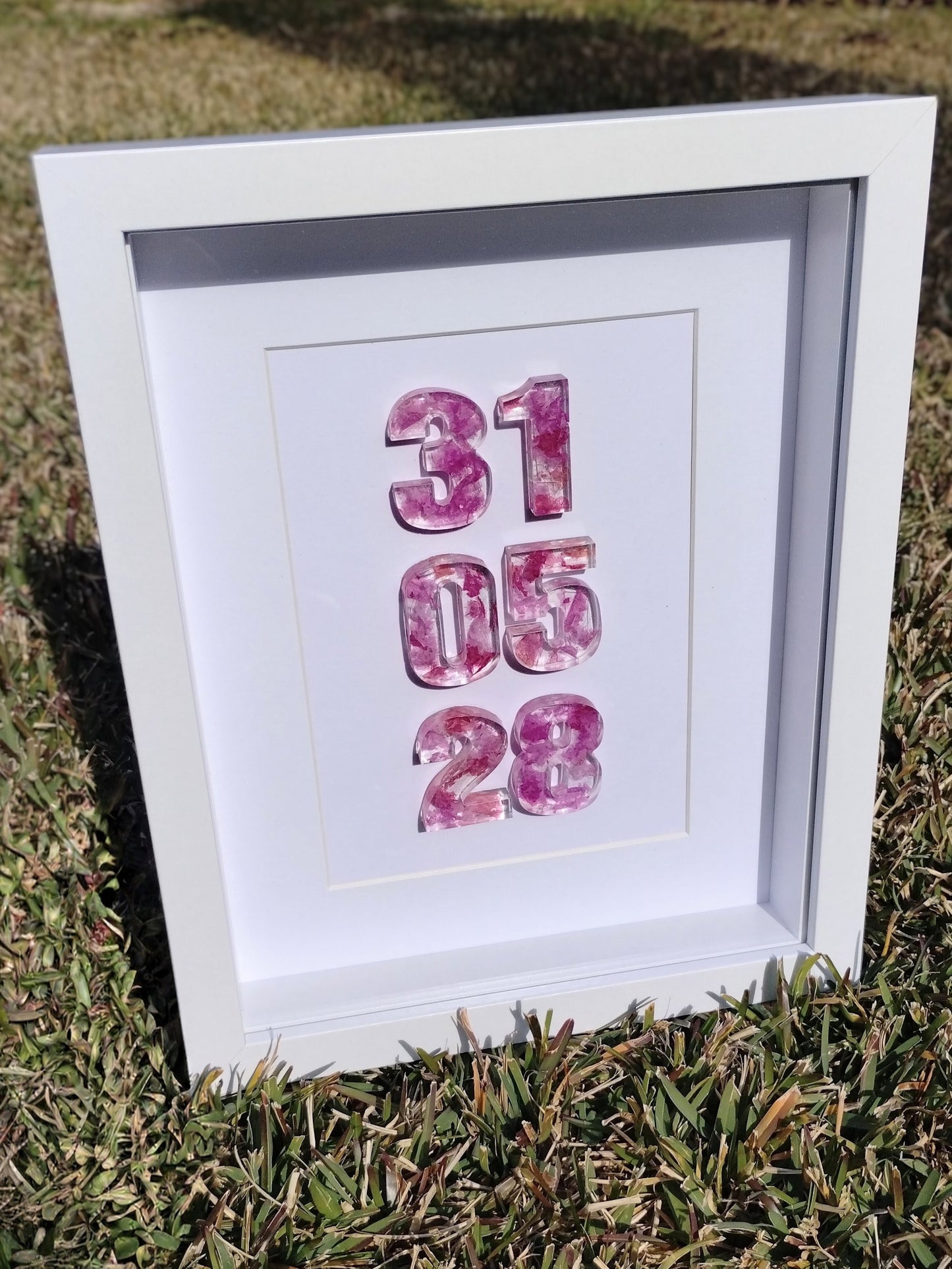 The Keepsake Date Frame – Custom Resin Numbers with Dried Flowers