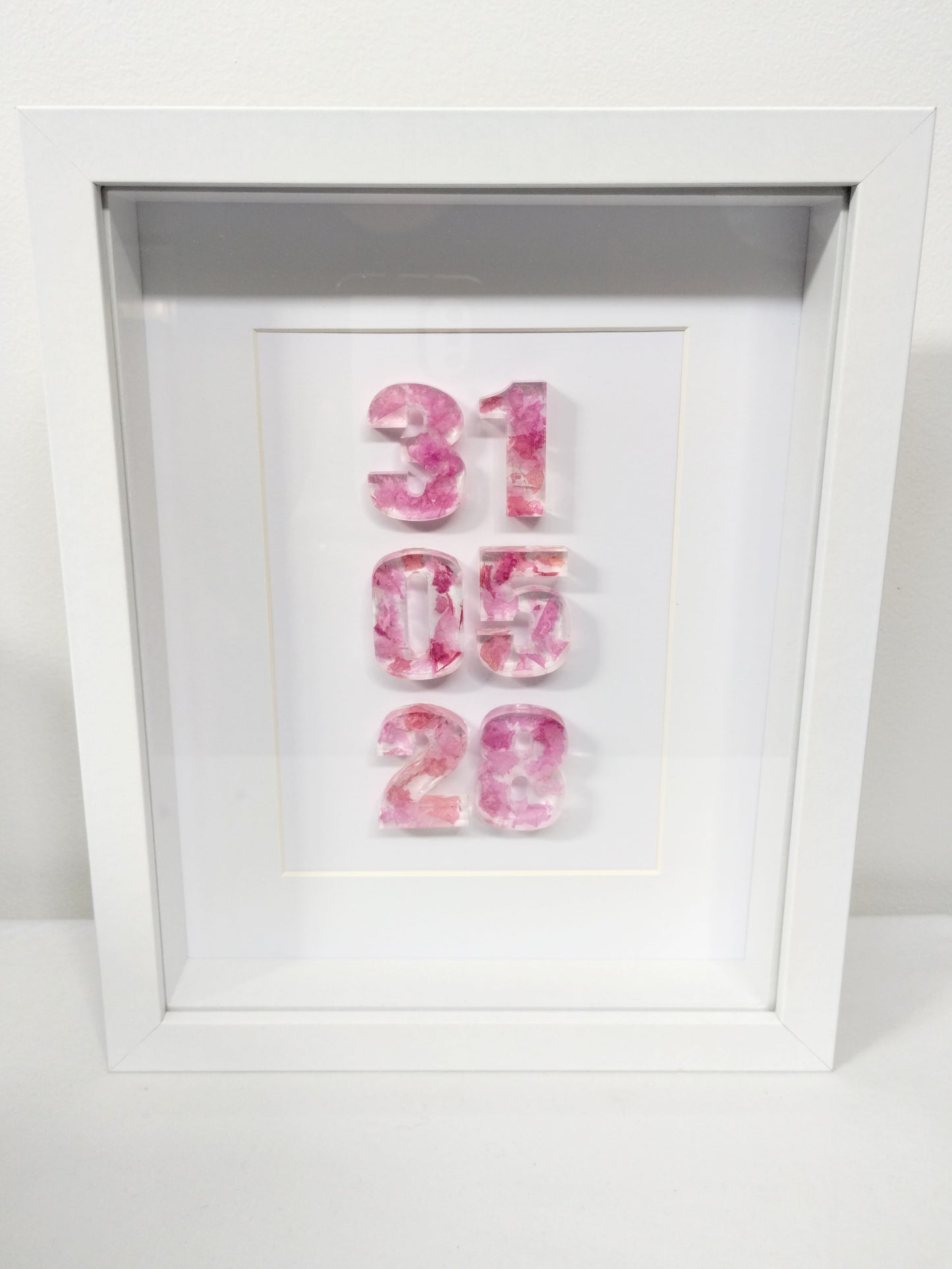 The Keepsake Date Frame – Custom Resin Numbers with Dried Flowers